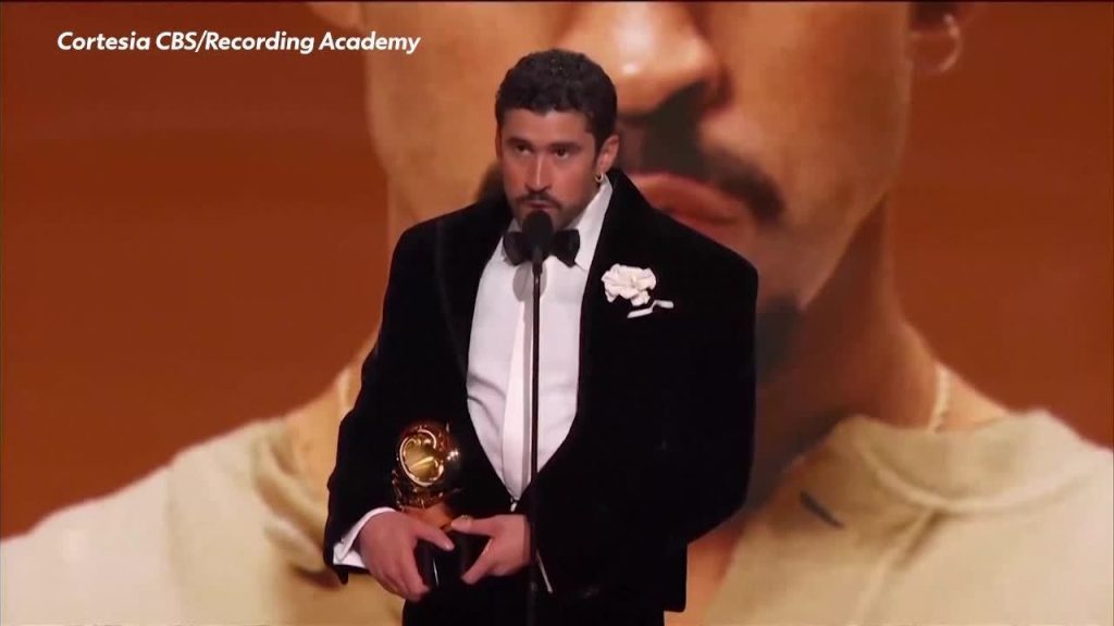 Bad Bunny critica agência de imigração dos EUA e declara que imigrantes não são animais